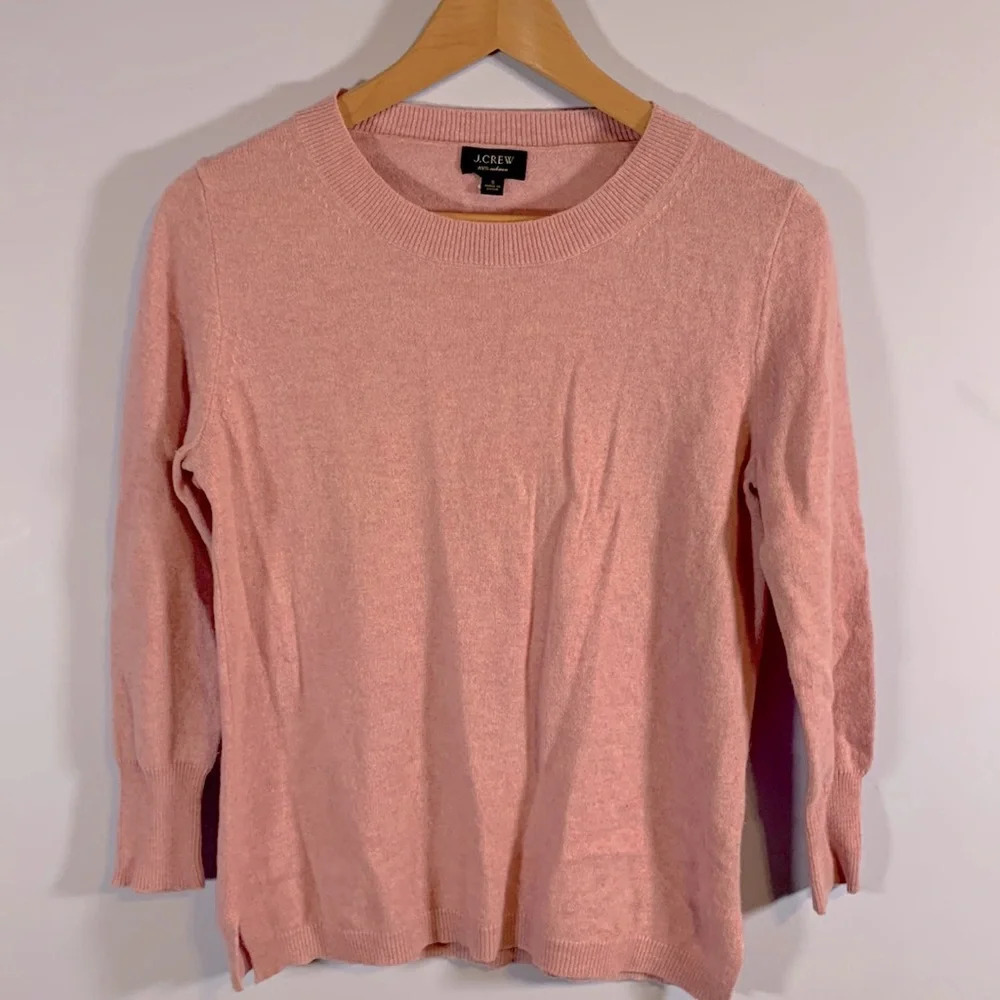 J crew size small light pink cashmere sweater crew neck long sleeve so soft